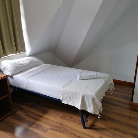 Hello Astur Green Bimenes Luaran gambar